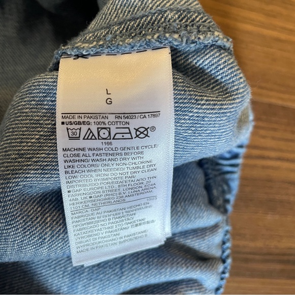 GAP Light Blue Distressed Jeans - Large - Picture 4 of 6